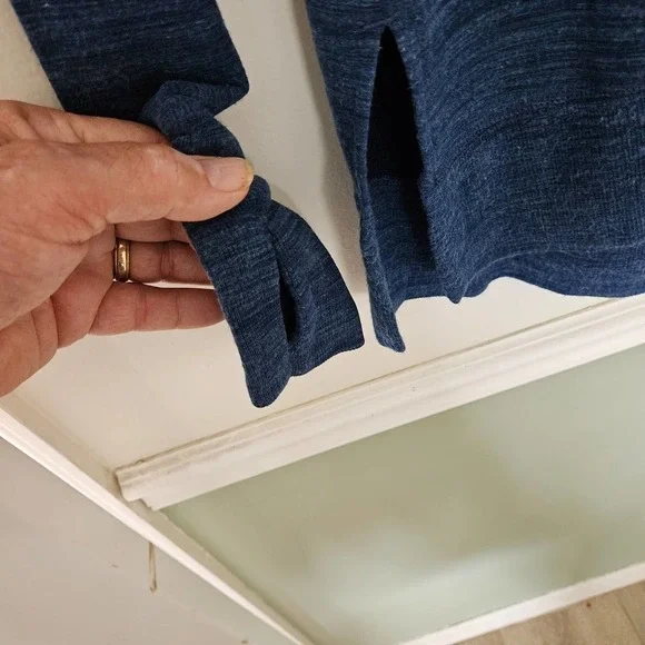 Women's Athleta Pullover ST - Picture 4 of 9